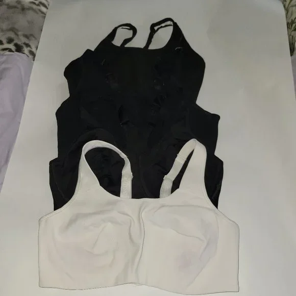 Six Sport Bras - Saucony, CW-X, Moving Comfort, Champion - Picture 3 of 16